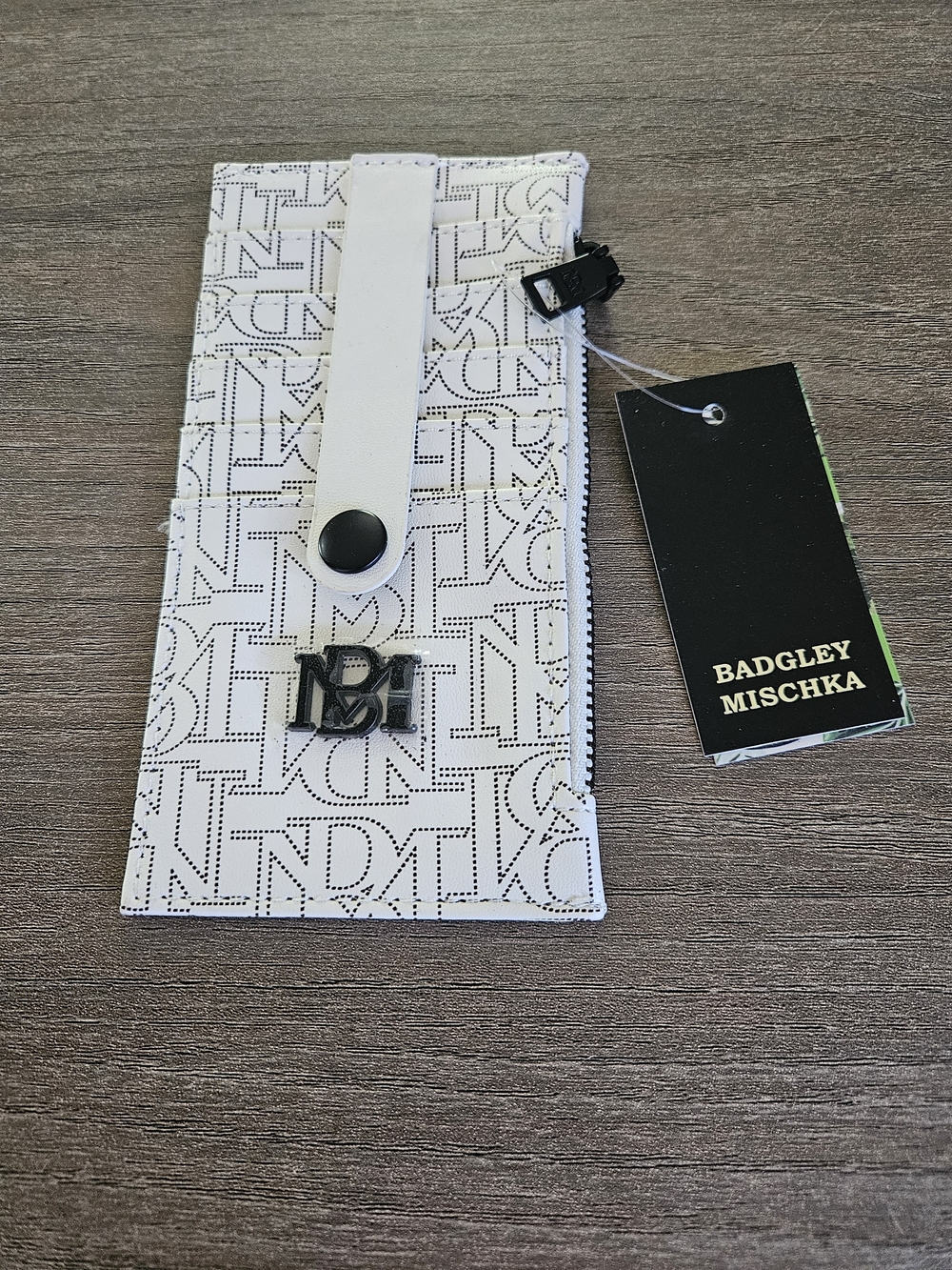 Badgley Mischka White Logo Card & Wallet with Black BM Emblem-NWT